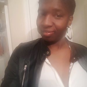 Meet your Posher, Denise